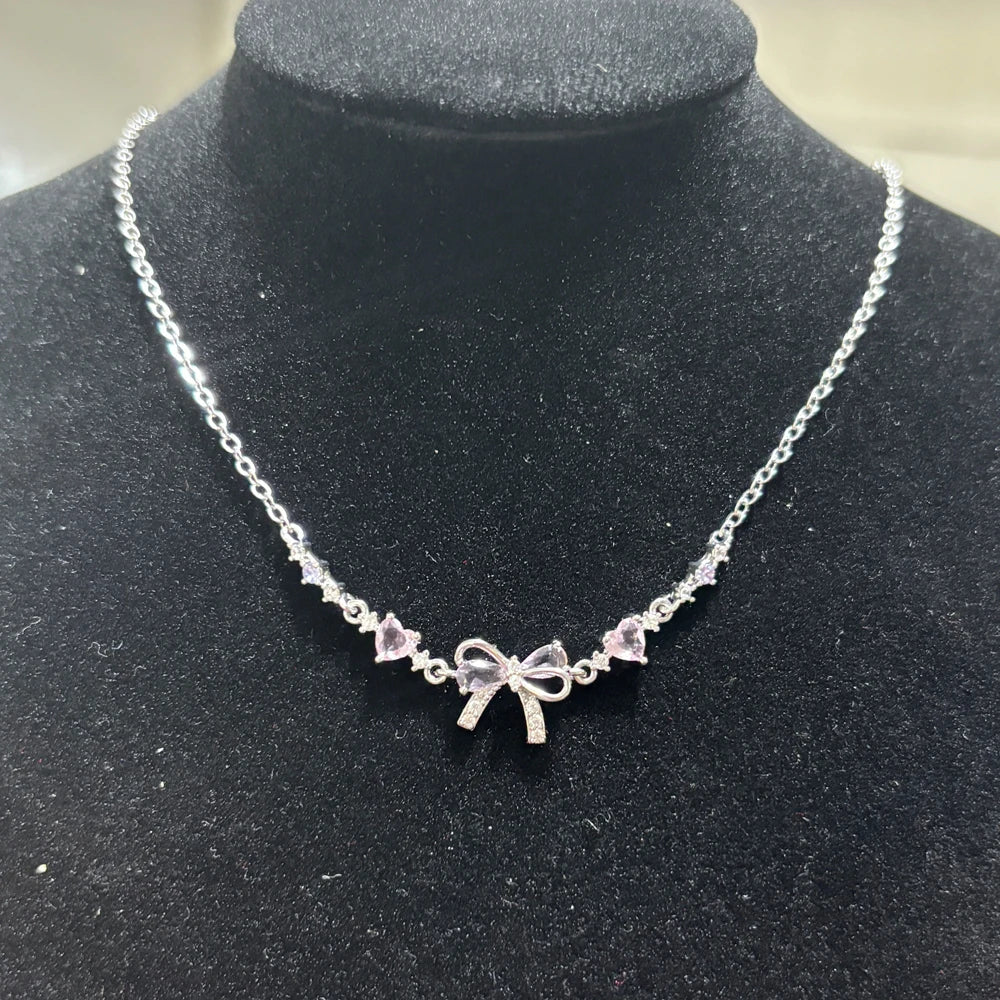 BowCharm Heart Bracelet – Elegant Symbol of Love!