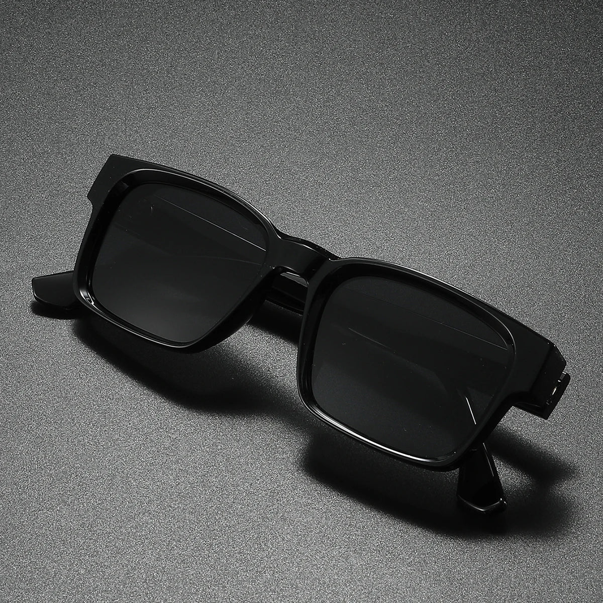 Classic Square Polarized Sunglasses – UV400 Unisex Travel Shades